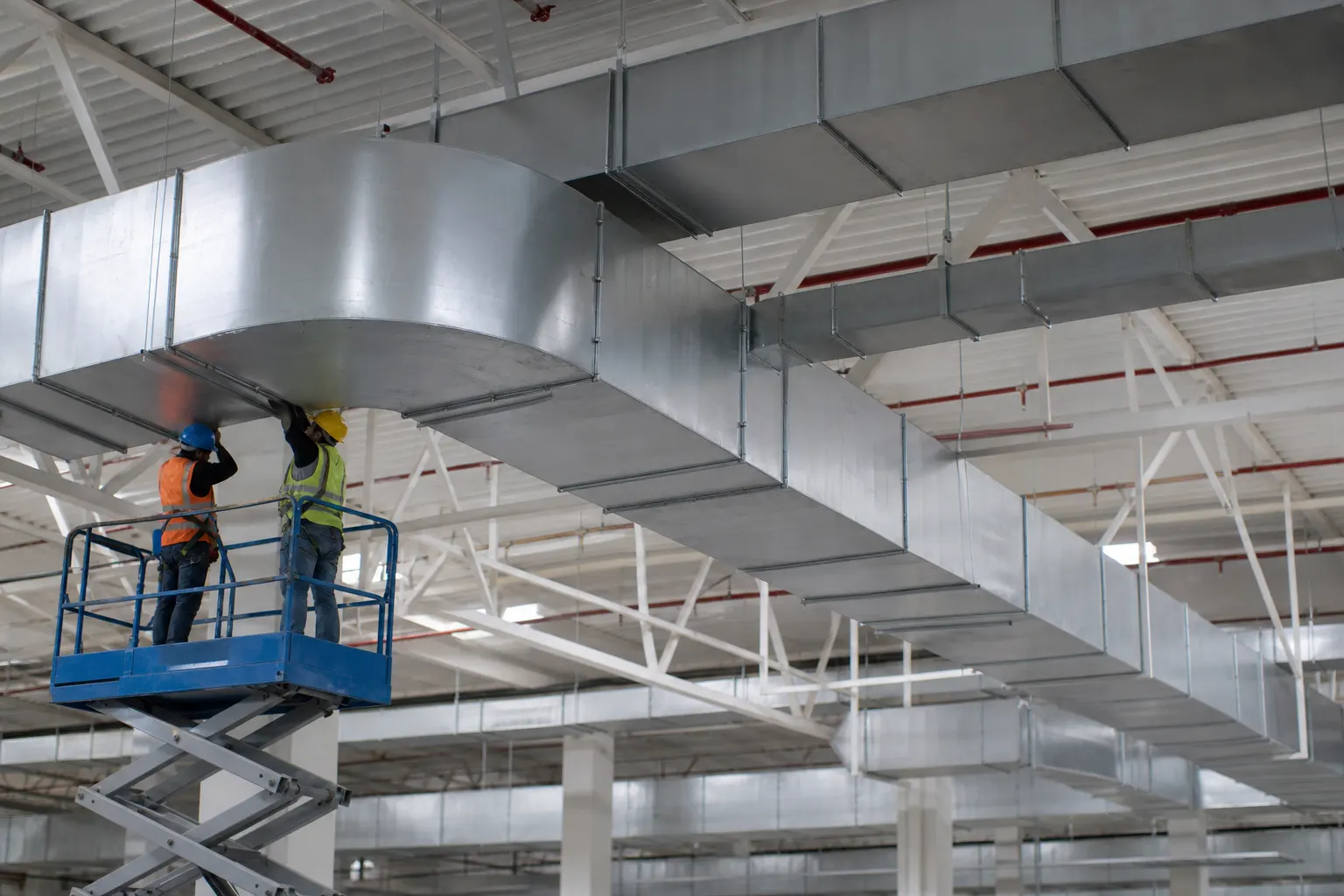 Монтаж магистрали на производстве